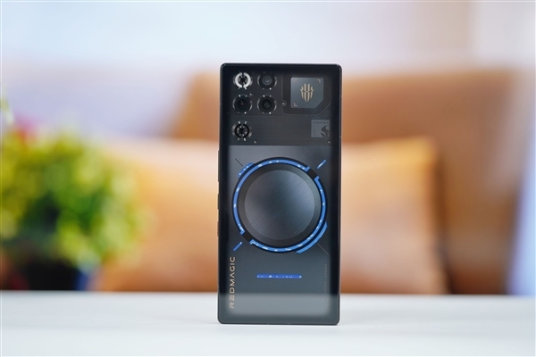 红魔11 Pro+ 24GB+1TB版本官宣12月9日开售：7699元 限量(图3)