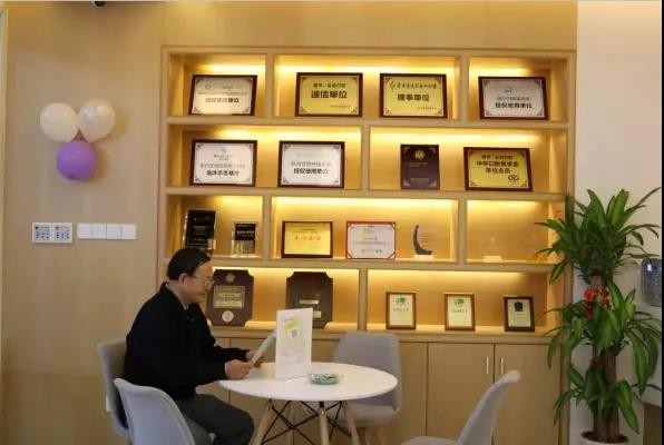 2023深圳镍铬金属牙套大型口腔医院口碑排行榜女生必看名单！深圳南州口腔门诊部技术超棒(图6)